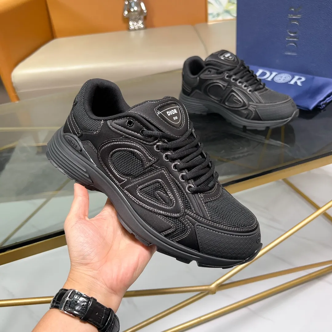 Men's Men's Shoes💰P460💰【DIOR】Dior's new B30 low-top sneakers✅ Carefully crafted from gray mesh fabric and white technical fabric, it features a CD30" graphic logo, and "DIO~B30" and "CD30" logos on the heel and tongue. The extra-light sculpted rubber sole is paired with iconic embellishments to enhance style, and internal stretch details create an ideal and comfortable wearing experience. Can be matched with a variety of casual looks to highlight a fashionable and modern sports style. Size: 38-44 (45 can be customized)